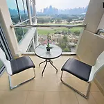 Luxury 1 Bed Apt In Golf Views