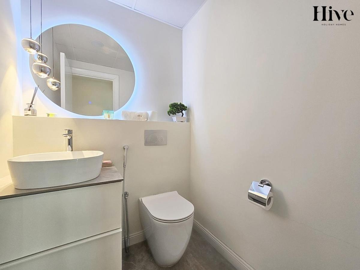 Luxury 1 Bed In Golf Views