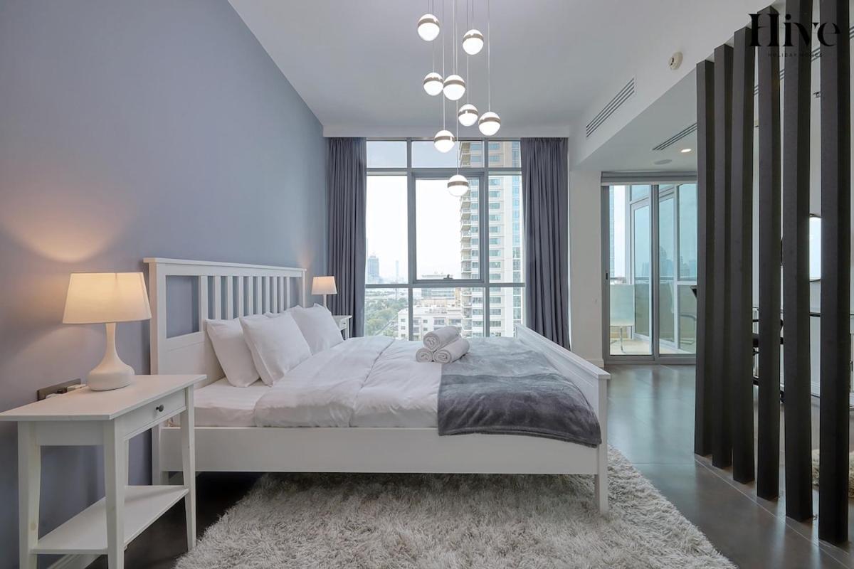 Luxury 1 Bed In Golf Views Apartment Dubai