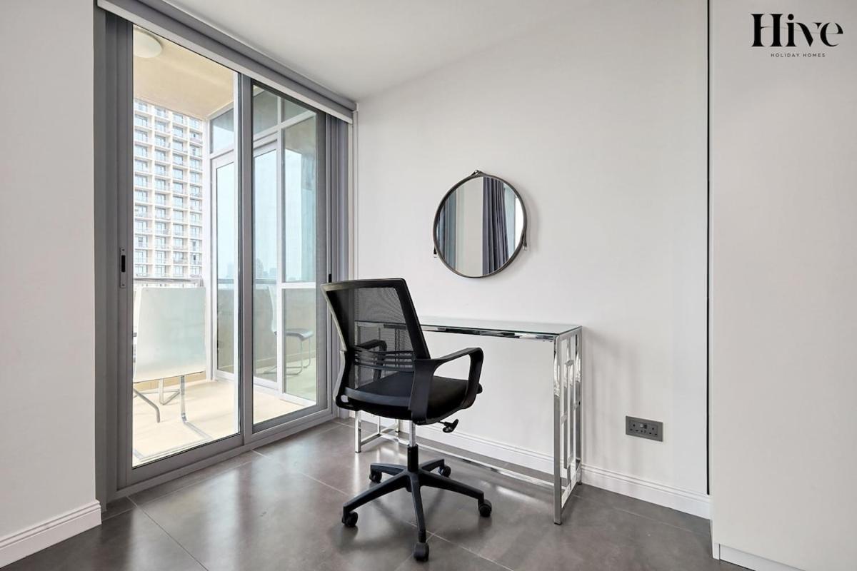 Luxury 1 Bed In Golf Views Apartment *