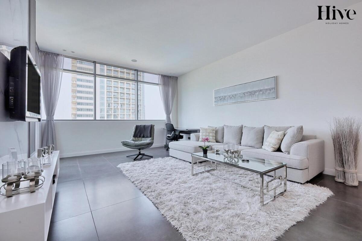 Luxury 1 Bed In Golf Views Apartment Dubai
